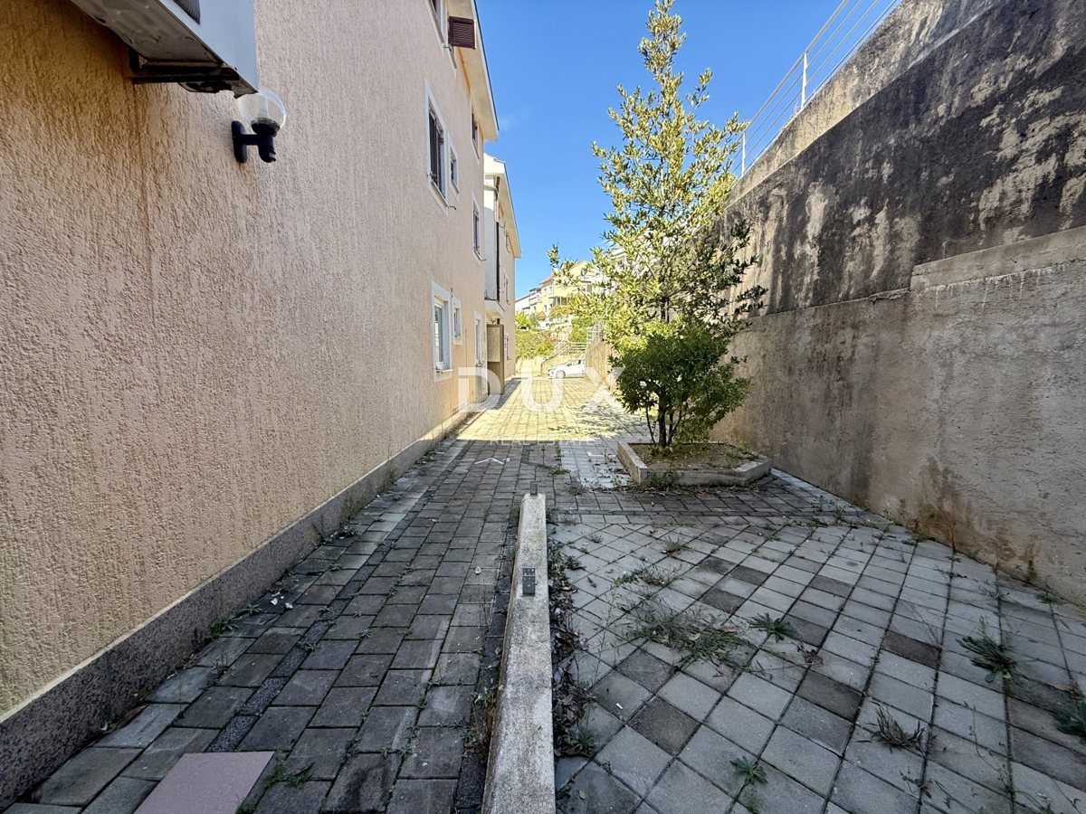 ISOLA DI KRK, NJIVICE - 3CAMERE DA LETTO+SALONE vicino al mare!