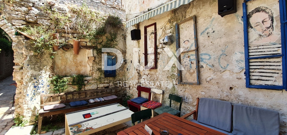 ISTRIA, BALE - Fiaba di pietra nel cuore della città, 5 appartamenti e uffici