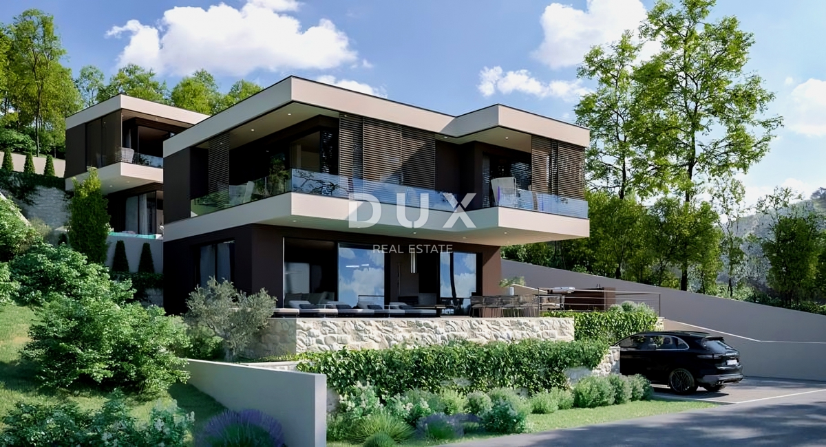 ISTRIA, RABAC - Due lotti di terreno con permessi di costruzione e vista mare