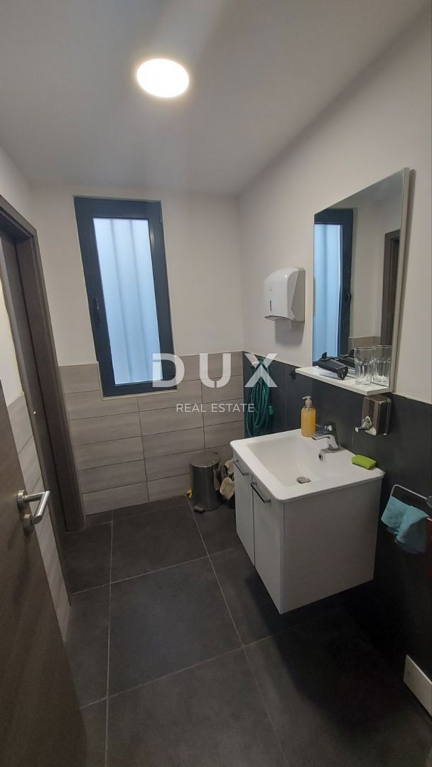 RIJEKA, ČAVLE - fabbricato agricolo di 380 m2, su terreno edificabile di 3763 m2