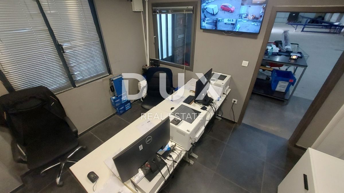 RIJEKA, ČAVLE - fabbricato agricolo di 380 m2, su terreno edificabile di 3763 m2