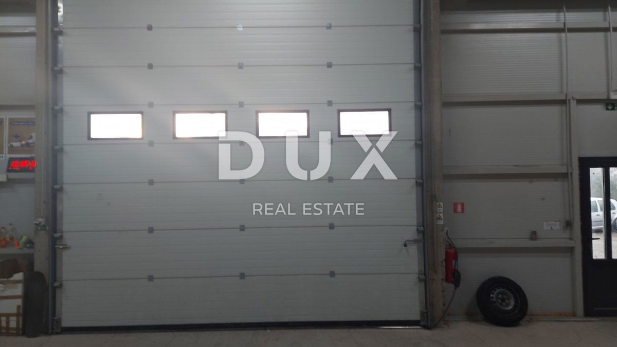 RIJEKA, ČAVLE - fabbricato agricolo di 380 m2, su terreno edificabile di 3763 m2