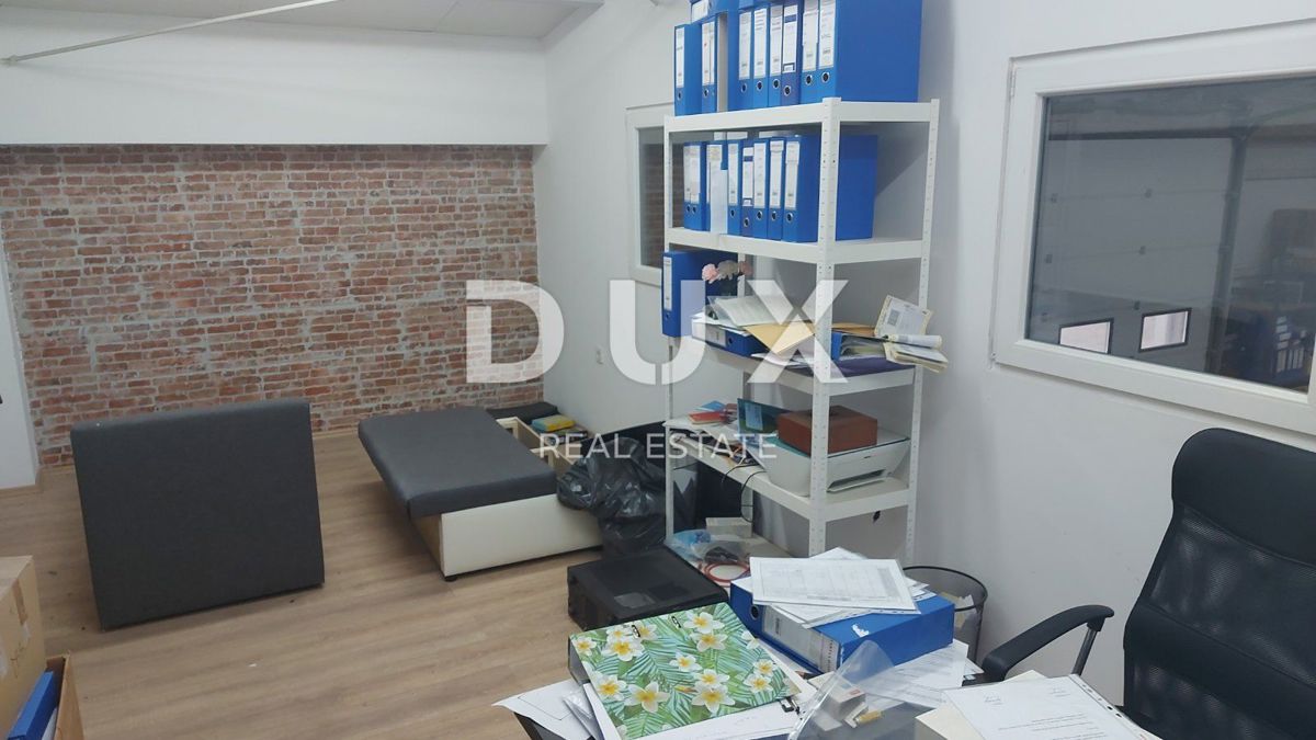 RIJEKA, ČAVLE - fabbricato agricolo di 380 m2, su terreno edificabile di 3763 m2