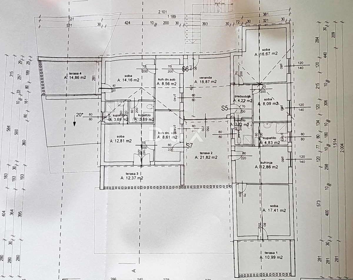 ISOLA DI BRAČ, SUMARTIN - Casa in pietra con garage, seconda fila al mare