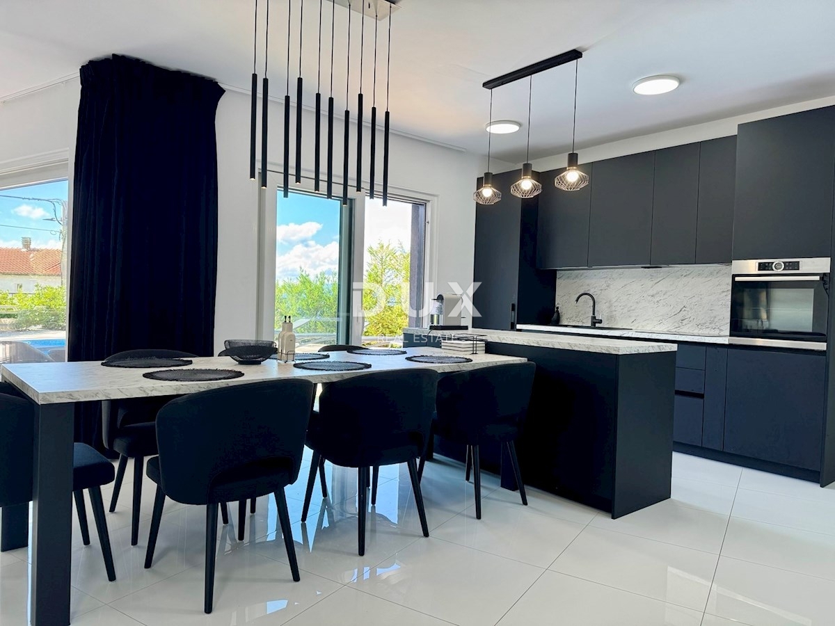 ISOLA DI KRK, MALINSKA – villa indipendente con piscina, vista mare e massima privacy