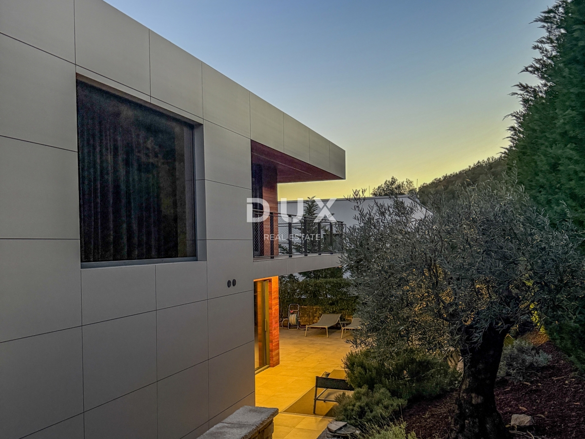 ISOLA DI KRK, MALINSKA – villa indipendente con piscina, vista mare e massima privacy