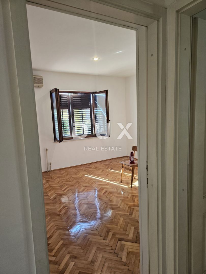 LOVRAN, CENTRO - Appartamento con 3 camere da letto in ottima posizione