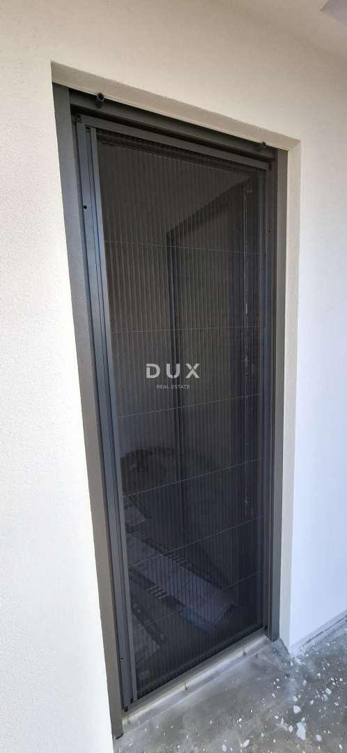 ZADAR, VRSI - Splendida casa bifamiliare con vista mare e giardino!