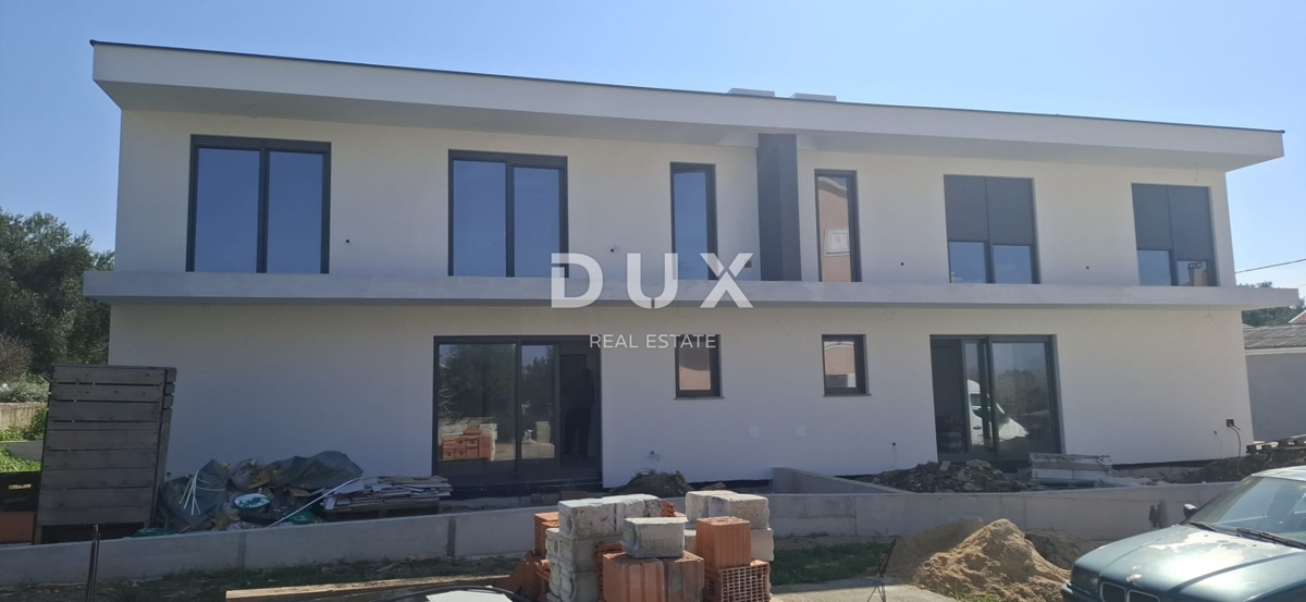 ZADAR, VRSI - Splendida casa bifamiliare con vista mare e giardino!