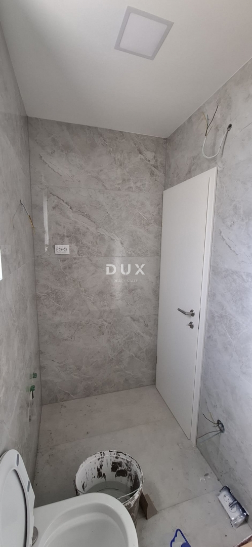 ZADAR, VRSI - Splendida casa bifamiliare con vista mare e giardino!