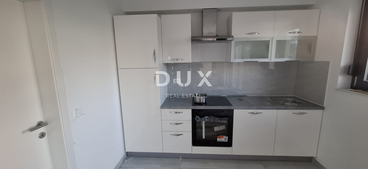 ZADAR, VRSI - Splendida casa bifamiliare con vista mare e giardino!