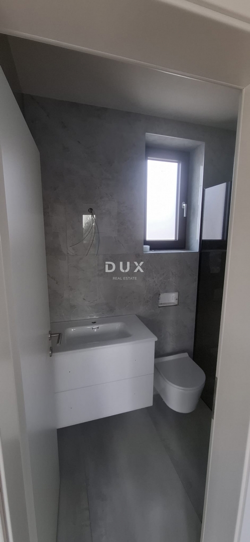 ZADAR, VRSI - Splendida casa bifamiliare con vista mare e giardino!