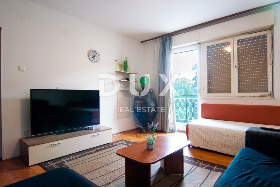 ISTRIA, POLA - Spazioso appartamento in posizione ideale con giardino!