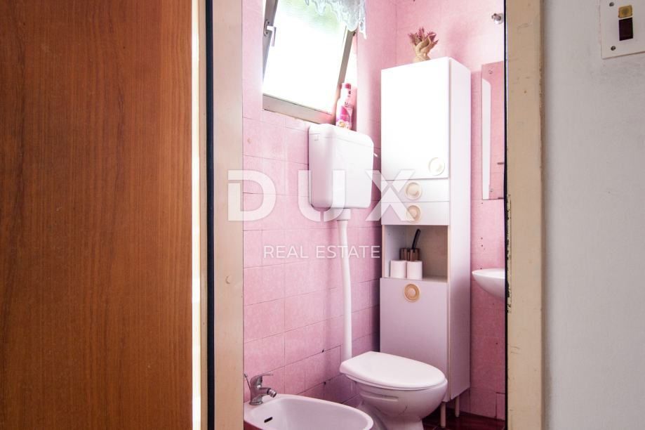 ISTRIA, POLA - Spazioso appartamento in posizione ideale con giardino!