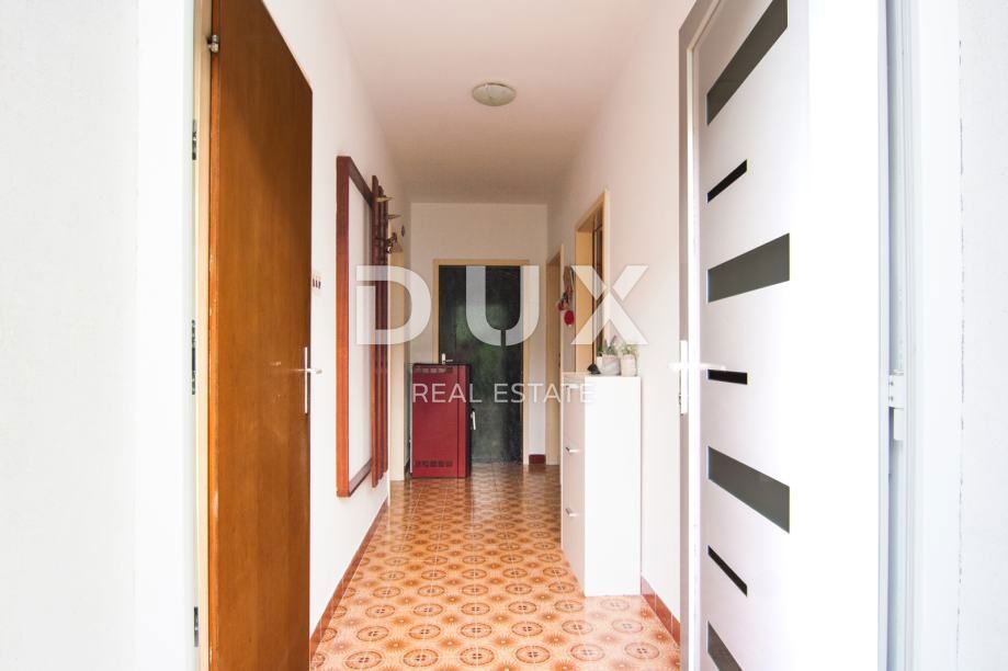 ISTRIA, POLA - Spazioso appartamento in posizione ideale con giardino!