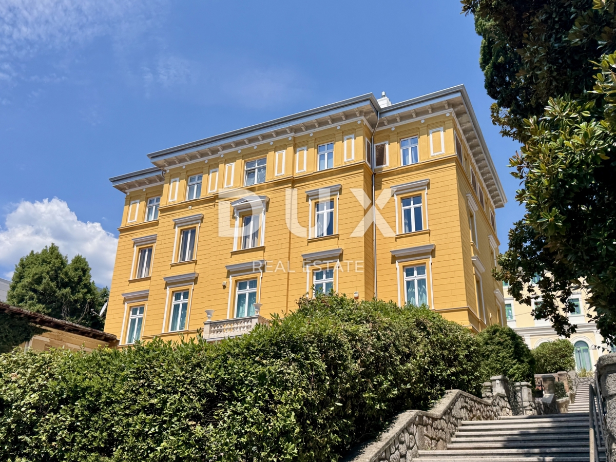 ABBAZIA, CENTRO - una combinazione di lusso e autenticità, un appartamento in una villa storica ristrutturata nel centro di Abbazia con vista