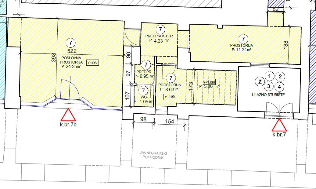 RIJEKA, SUŠAK - locale commerciale con ampia vetrina, ottima posizione 52 m2
