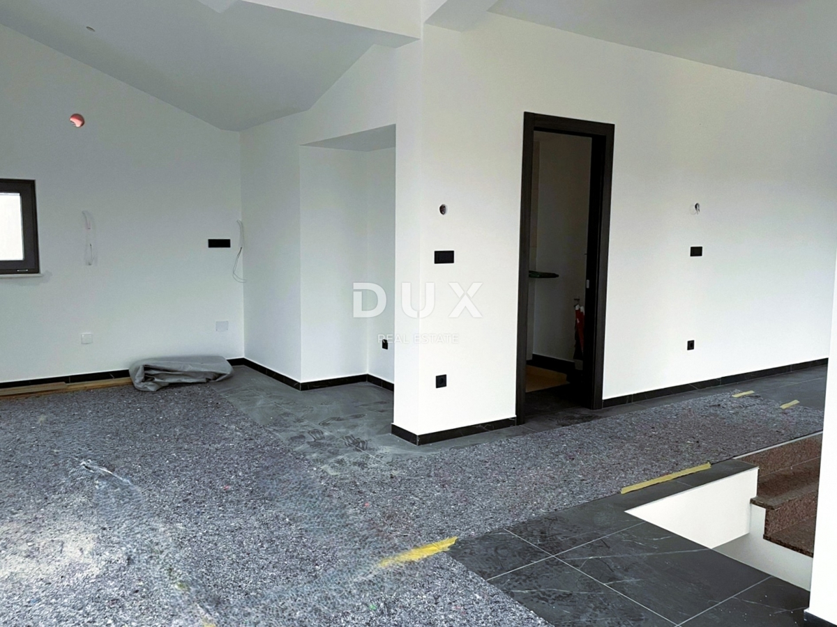 ISOLA DI KRK, CITTÀ DI KRK - Attico moderno di 100 m2