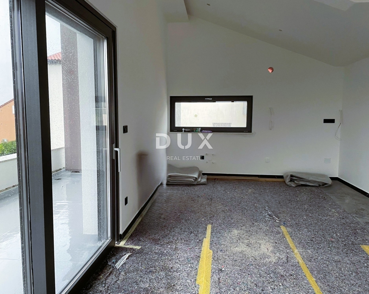 ISOLA DI KRK, CITTÀ DI KRK - Attico moderno di 100 m2