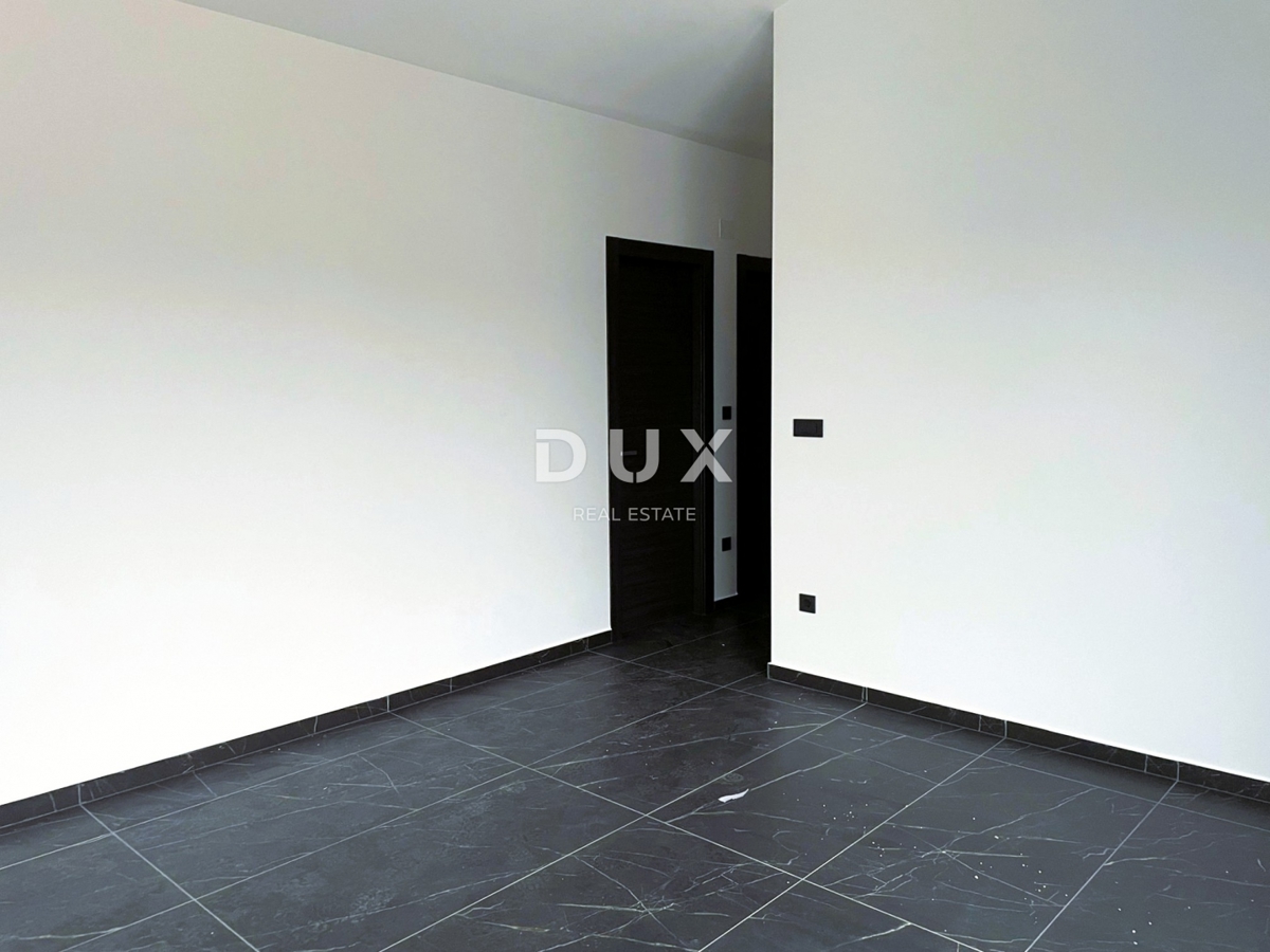 ISOLA DI KRK, CITTÀ DI KRK - Attico moderno di 100 m2