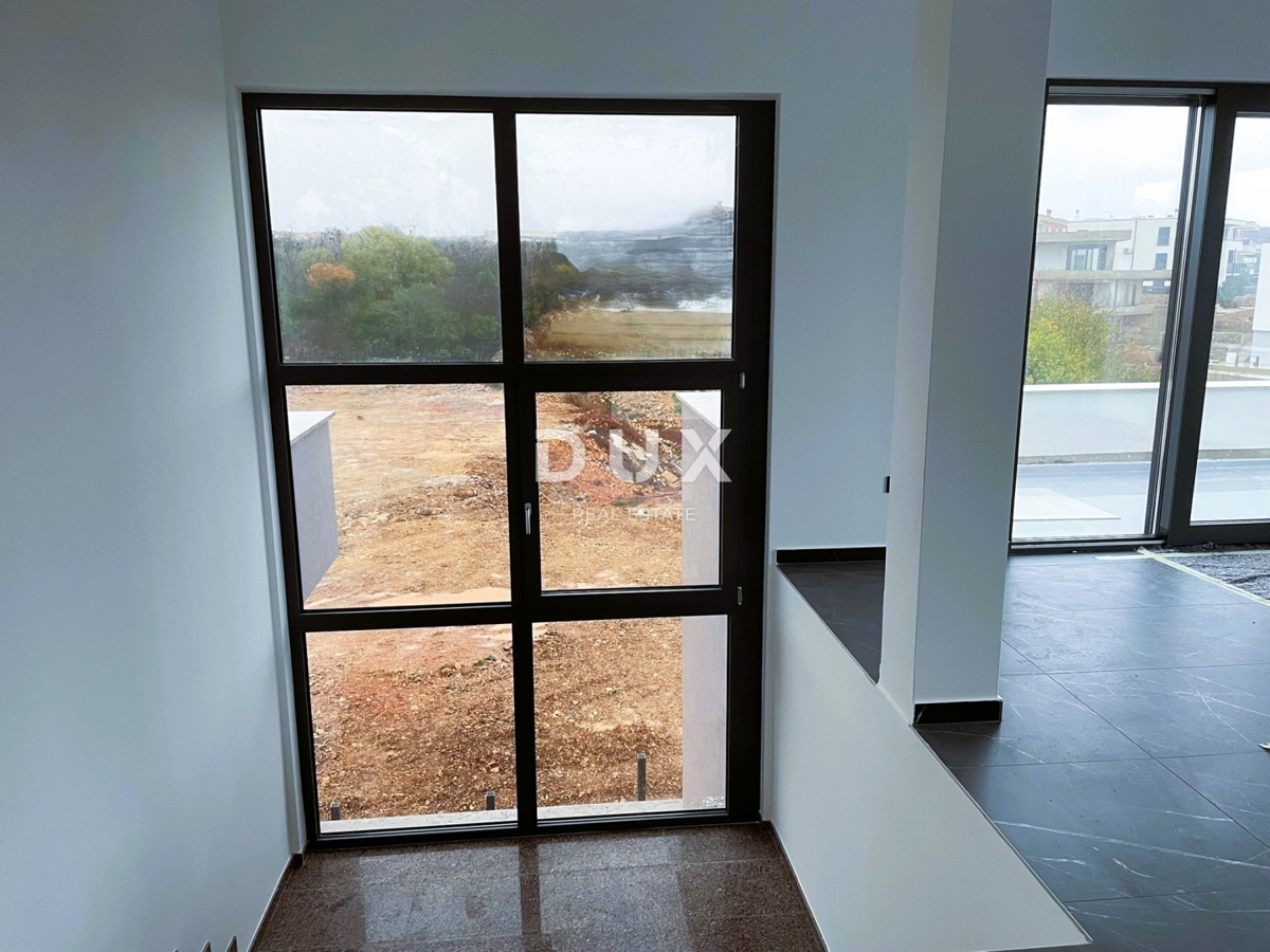 ISOLA DI KRK, CITTÀ DI KRK - Attico moderno di 100 m2