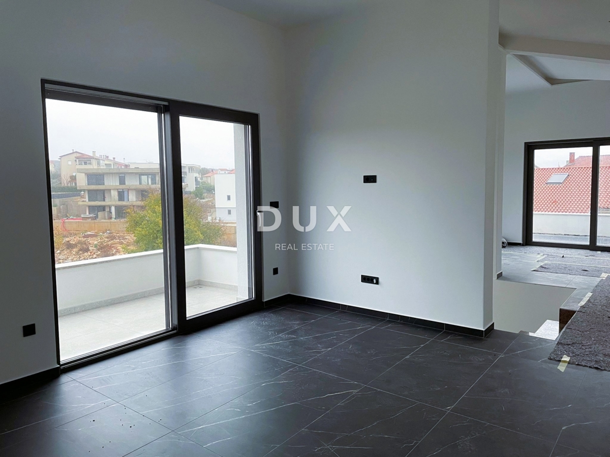 ISOLA DI KRK, CITTÀ DI KRK - Attico moderno di 100 m2