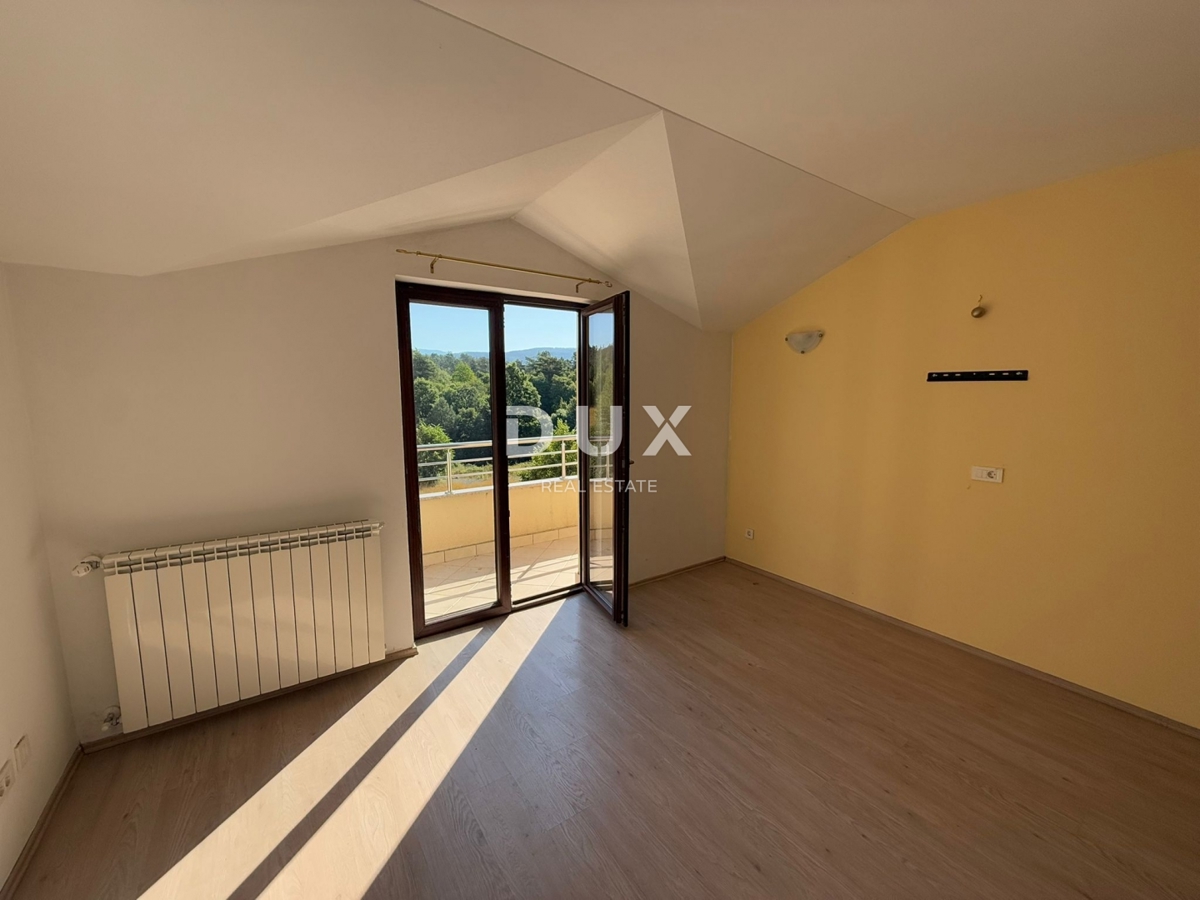 ABBAZIA, MATULJI, ŠAPJANE - casa indipendente (edificio commerciale 780 m2) + 3.484 m2 di giardino! OCCASIONE!