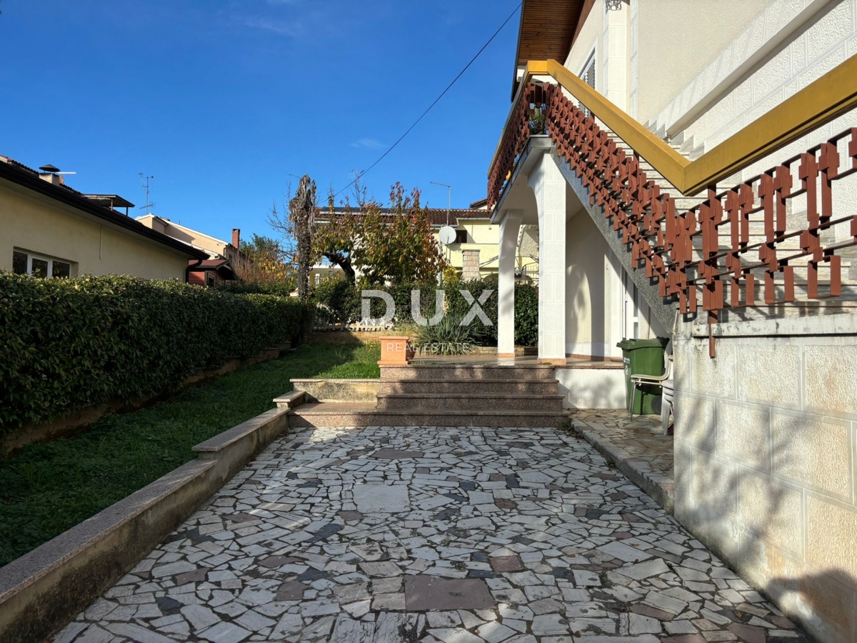 ISTRIA, PARENZO - Confortevole appartamento con giardino nel centro della città!