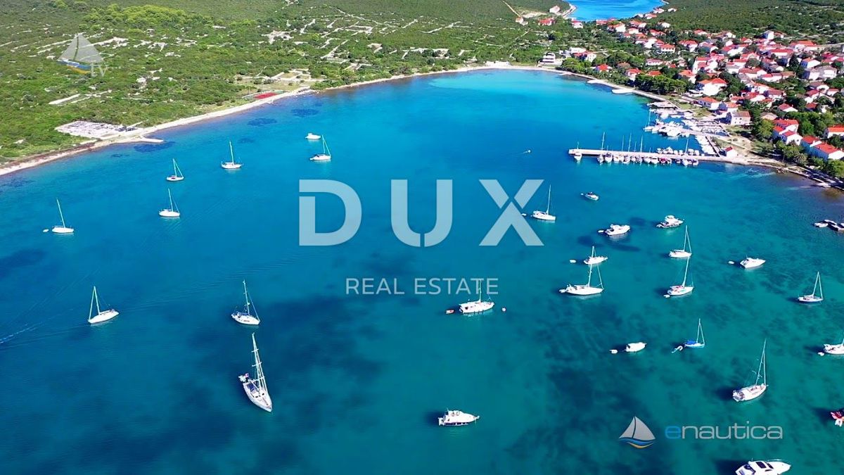 ISOLA DI IST - Terreno edificabile con strada privata per la spiaggia! Pace, tranquillità, natura...! 734 m2!