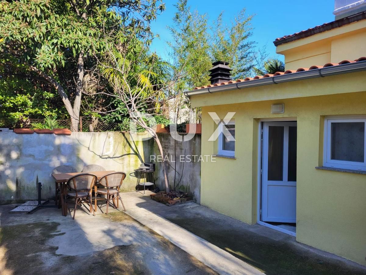 OPATIJA, VOLOSKO - Appartamento completamente ristrutturato a 100 metri dal mare!