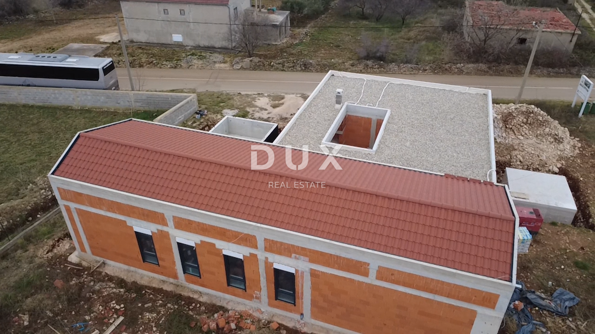 ZADAR, ZEMUNIK G. – Villa moderna di lusso (B) a un piano con piscina