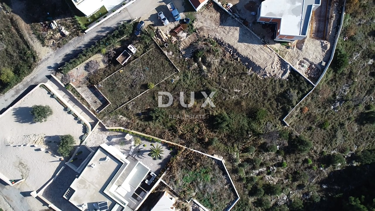 ŠIBENIK, VODICE – Bel terreno con vista sul mare