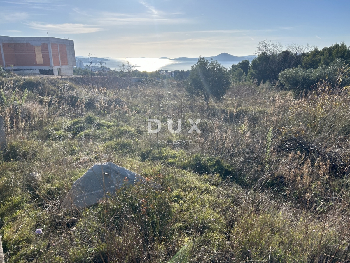 ŠIBENIK, VODICE – Bel terreno con vista sul mare