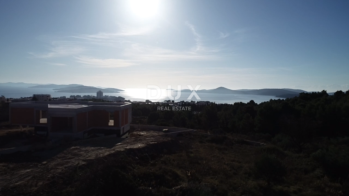 ŠIBENIK, VODICE – Bel terreno con vista sul mare