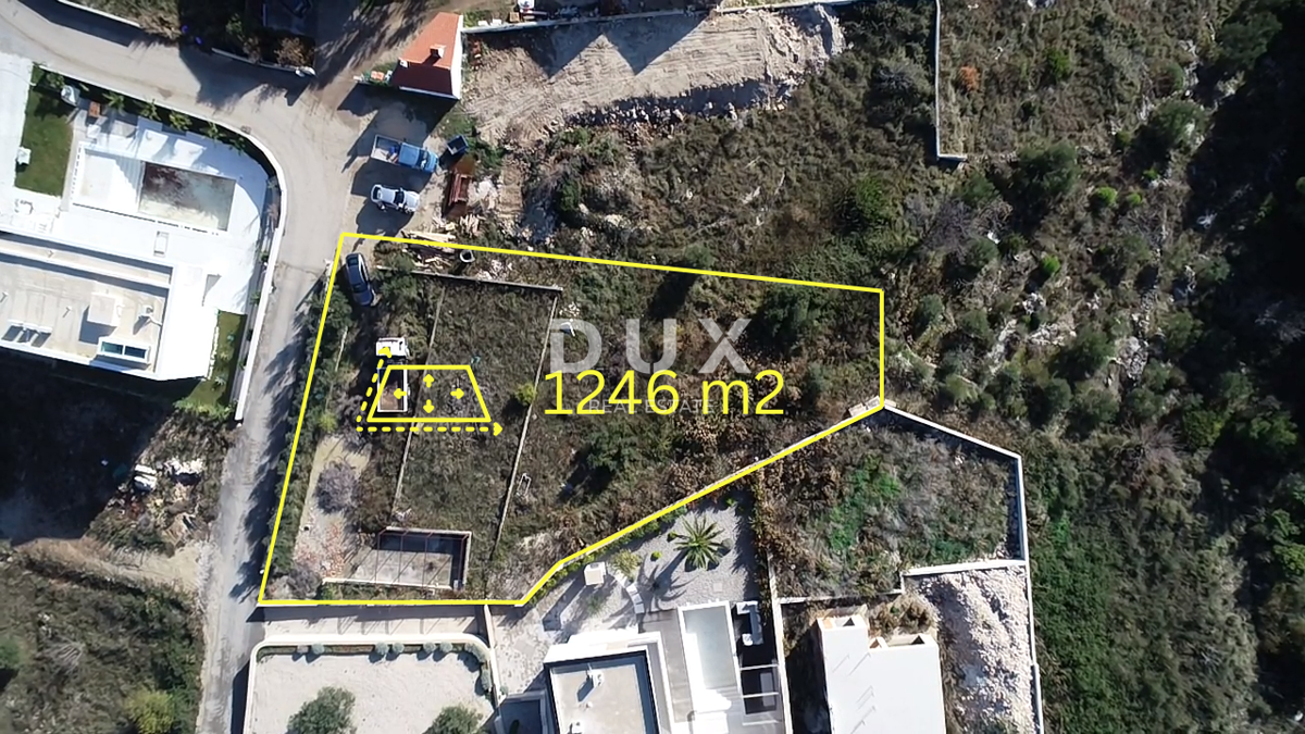 ŠIBENIK, VODICE – Bel terreno con vista sul mare