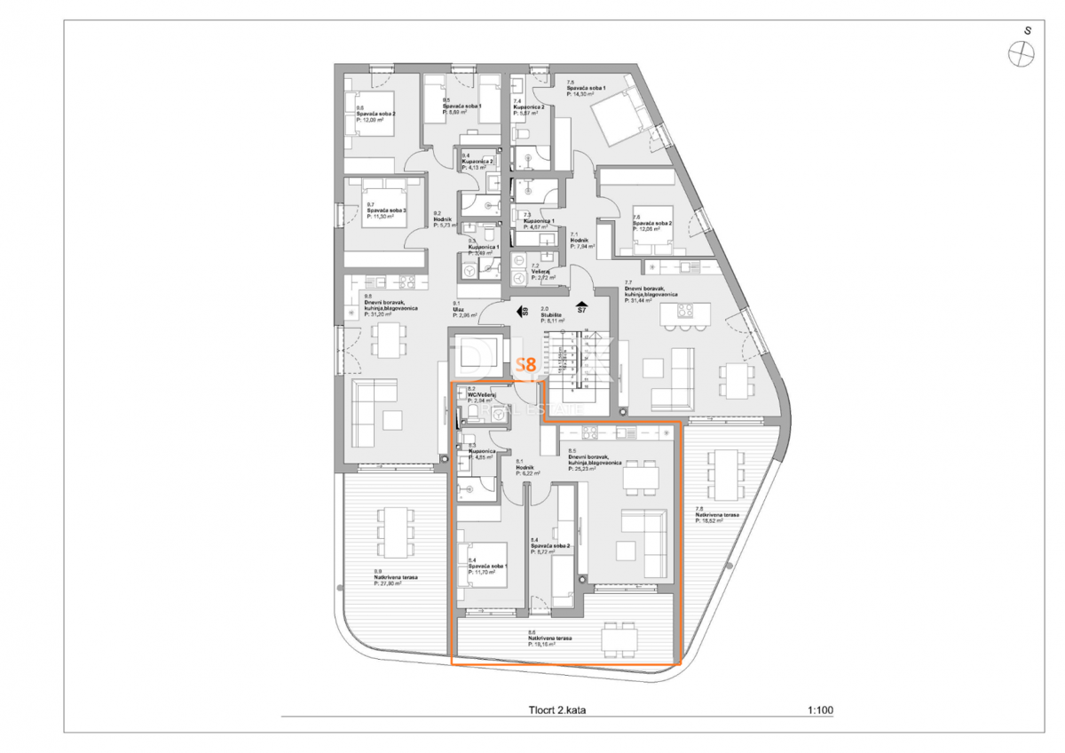 SEBENICO, VODICE – Attico con ascensore, a un minuto dalla spiaggia