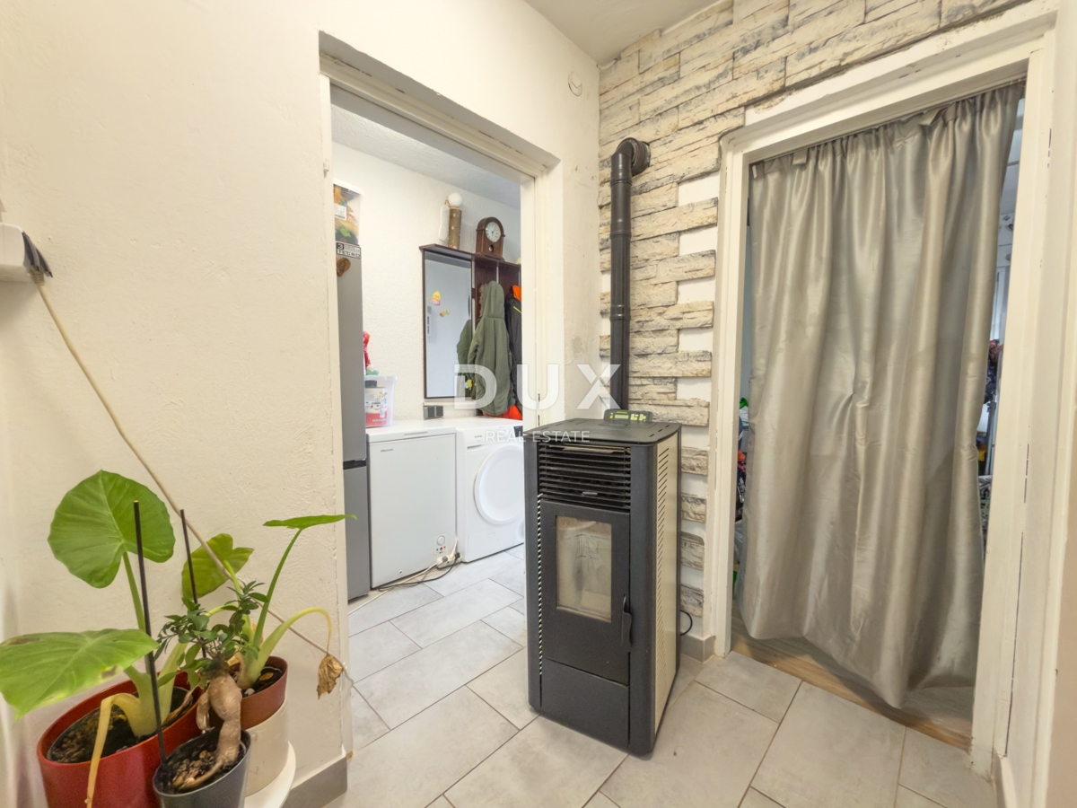 ISOLA DI KRK, CITTÀ DI KRK - Appartamento in ottima posizione, VENDITA URGENTE!