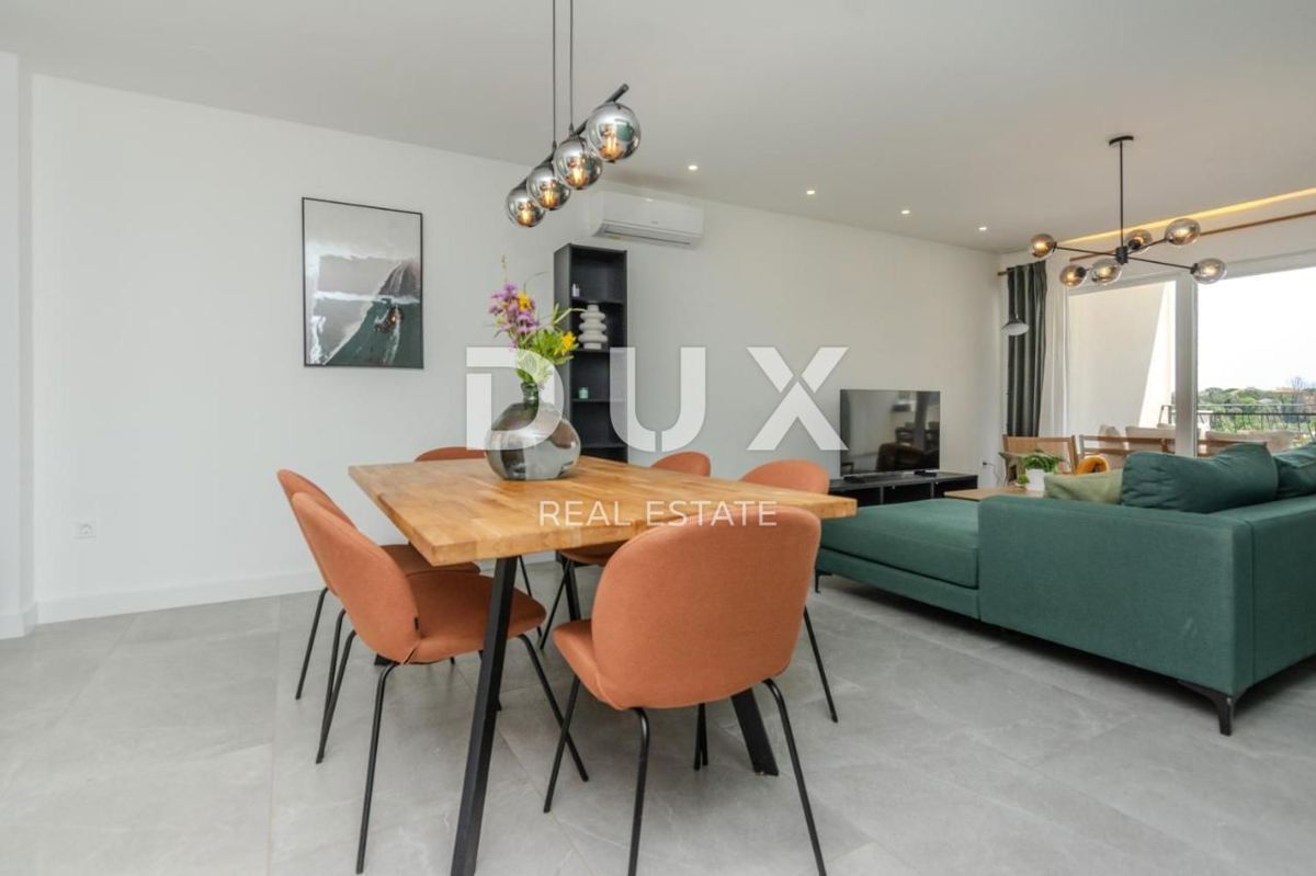 ZADAR, ZATON - Moderna casa a schiera in prima fila al mare A