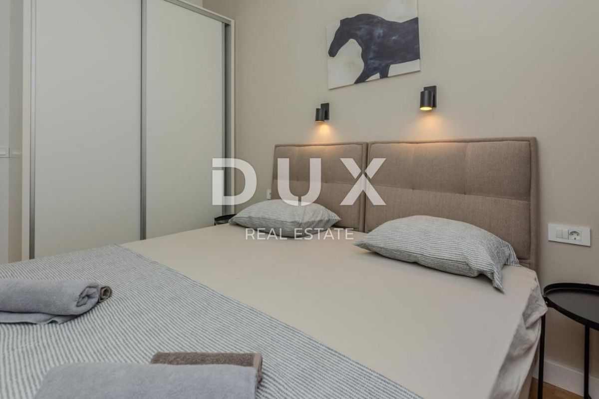 ZADAR, ZATON - Moderna casa a schiera in prima fila al mare A