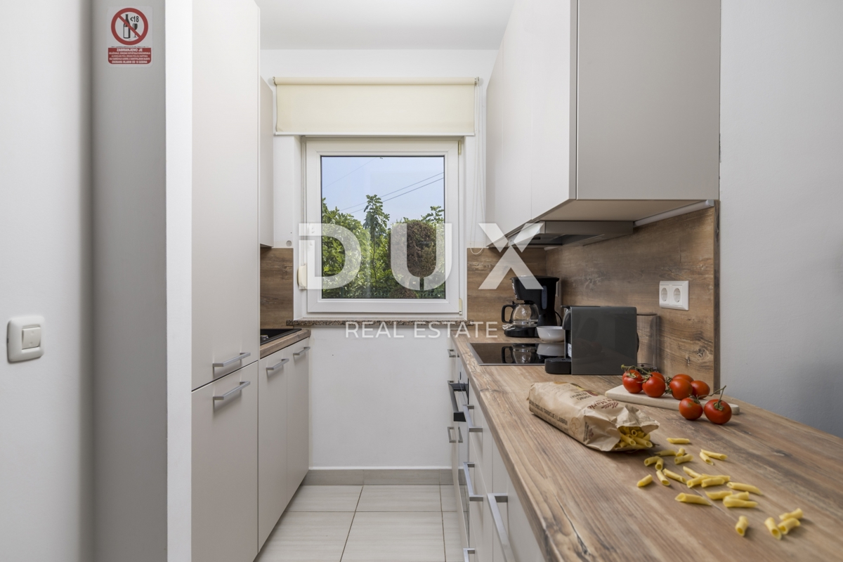 OPATIJA, IČIĆI - appartamento 70m2 con terrazza, vista mare, giardino e piscina comune