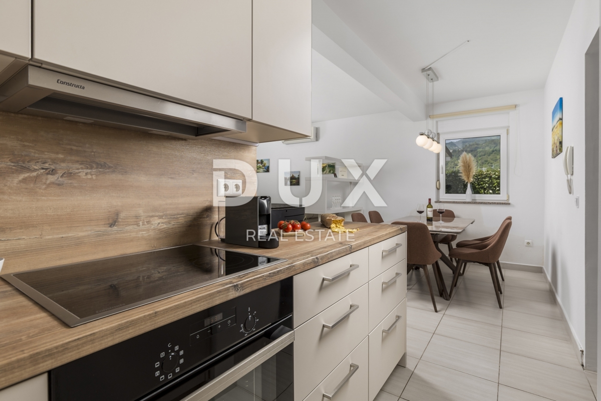 OPATIJA, IČIĆI - appartamento 70m2 con terrazza, vista mare, giardino e piscina comune