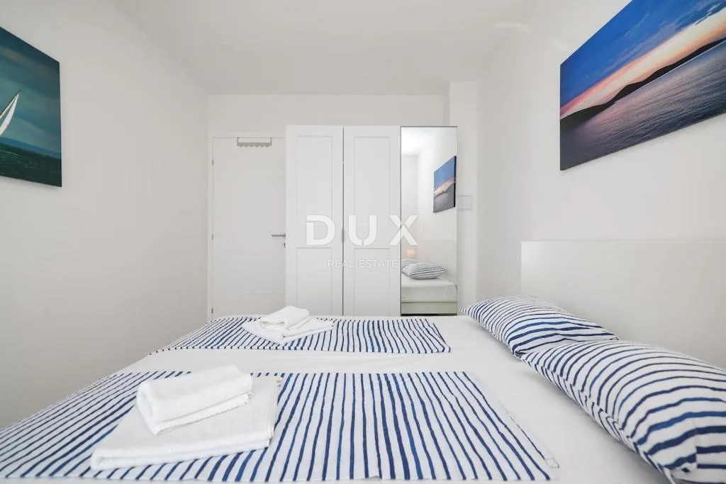 ATTRAZIONE - VILLA, MARE, PISCINA, JACUZZI SUL TETTO, POSIZIONE ECCEZIONALE - OCCASIONE!