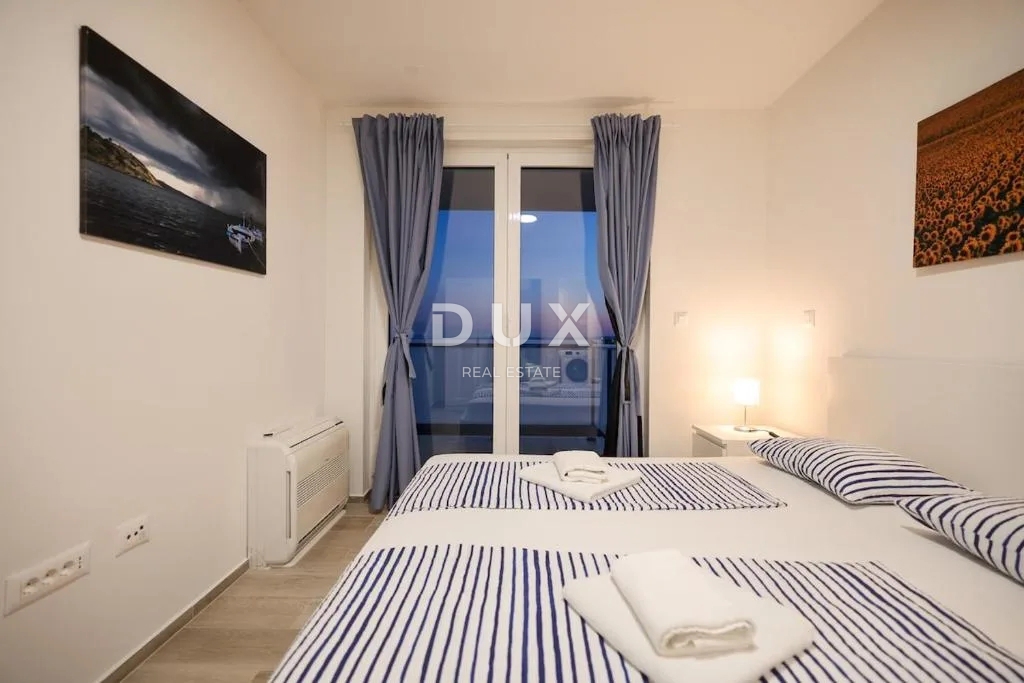 ATTRAZIONE - VILLA, MARE, PISCINA, JACUZZI SUL TETTO, POSIZIONE ECCEZIONALE - OCCASIONE!