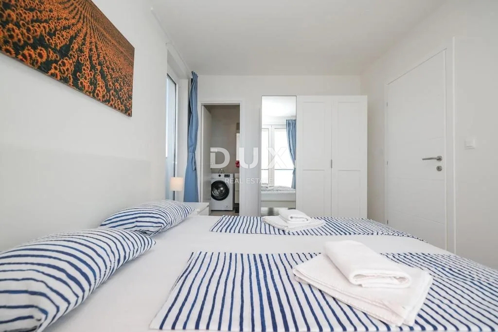 ATTRAZIONE - VILLA, MARE, PISCINA, JACUZZI SUL TETTO, POSIZIONE ECCEZIONALE - OCCASIONE!