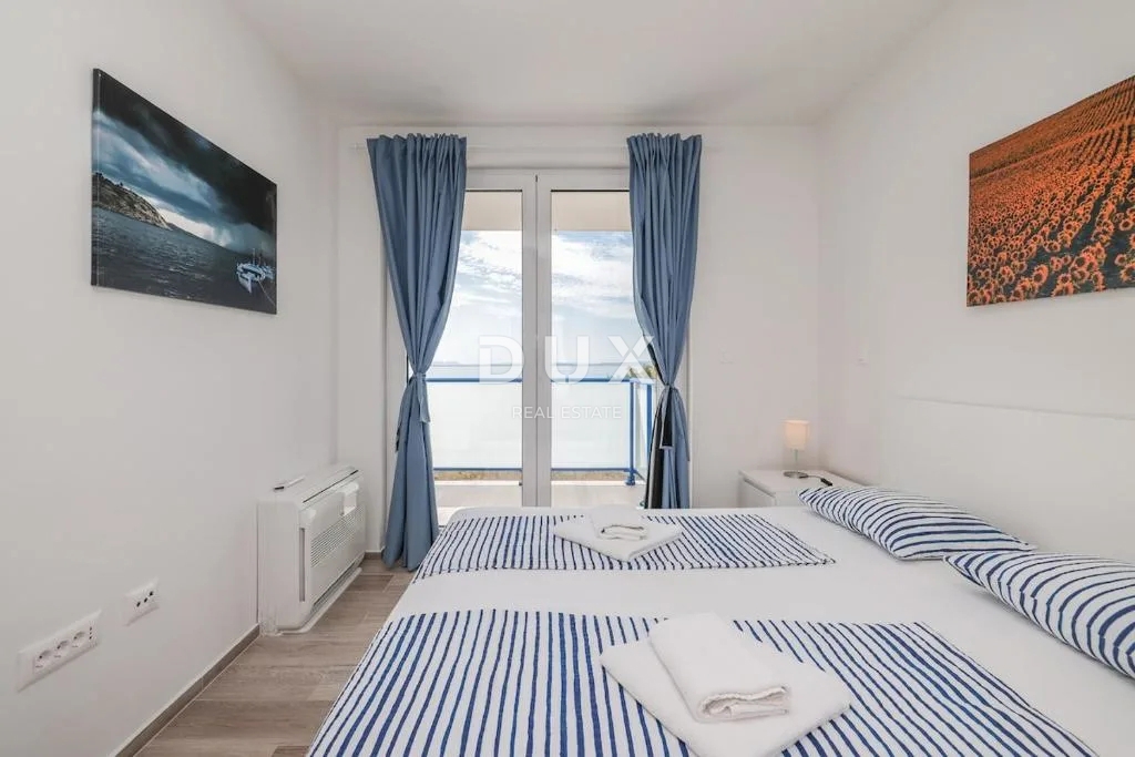 ATTRAZIONE - VILLA, MARE, PISCINA, JACUZZI SUL TETTO, POSIZIONE ECCEZIONALE - OCCASIONE!