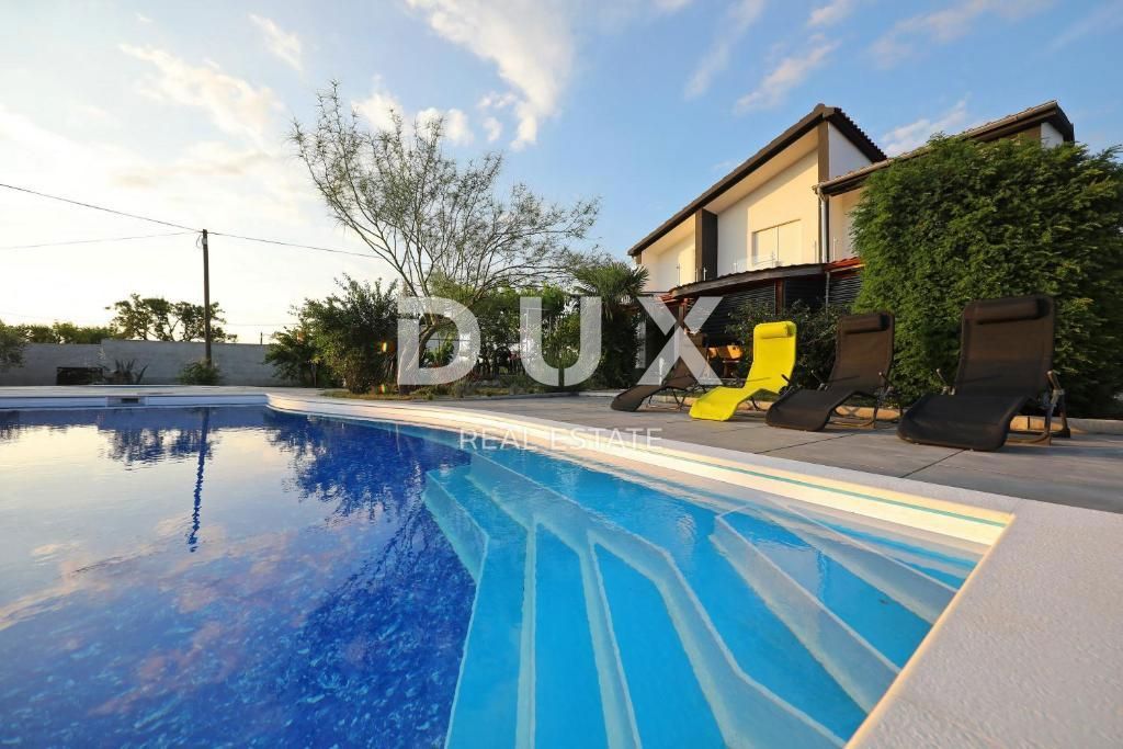 ZADAR, DEBELJAK - Bella villa con piscina