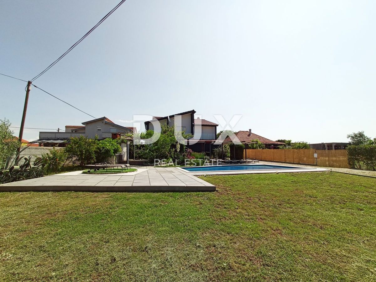ZADAR, DEBELJAK - Bella villa con piscina