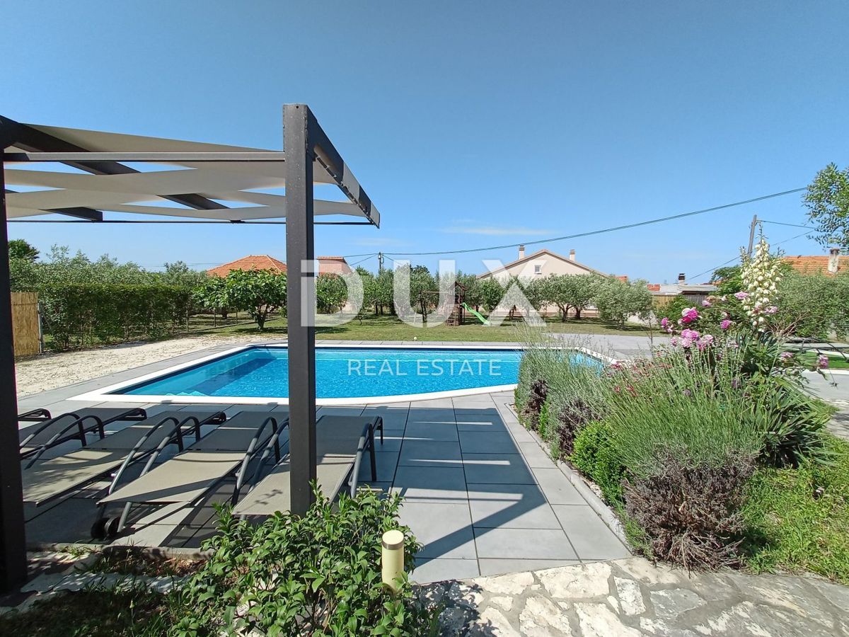 ZADAR, DEBELJAK - Bella villa con piscina