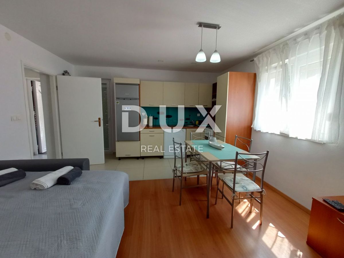 ZADAR, DEBELJAK - Bella villa con piscina