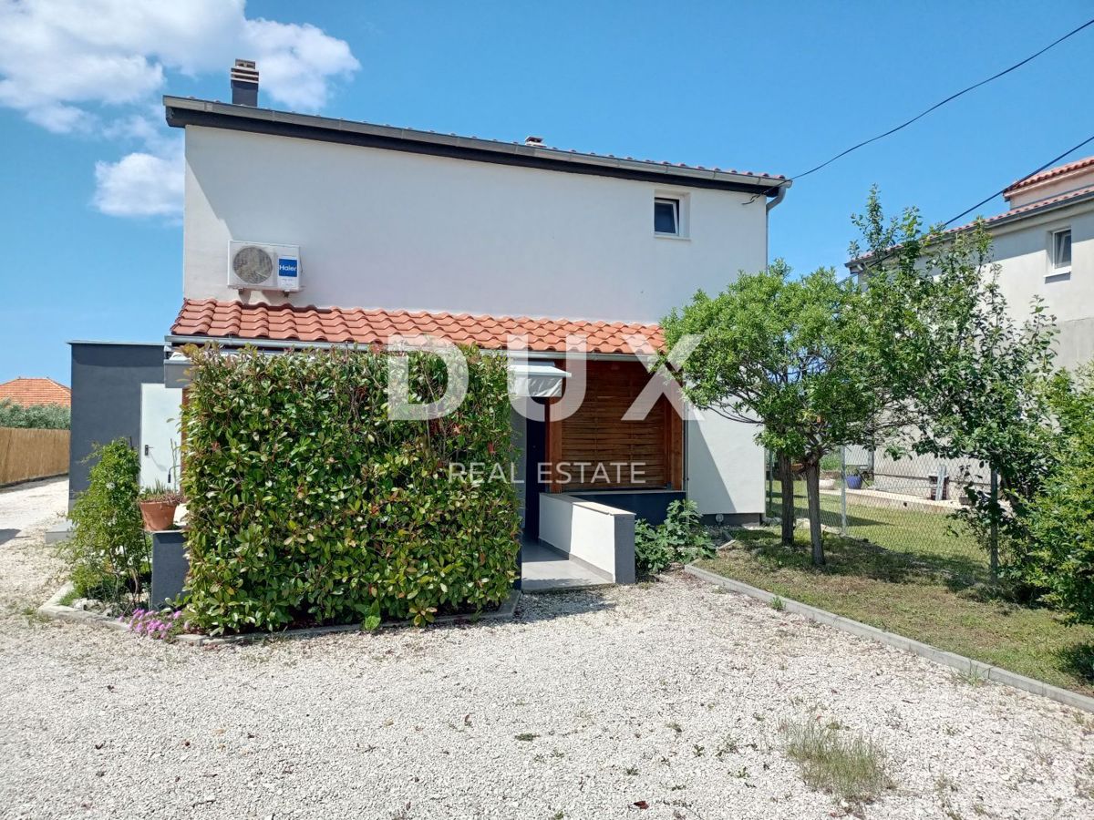 ZADAR, DEBELJAK - Bella villa con piscina